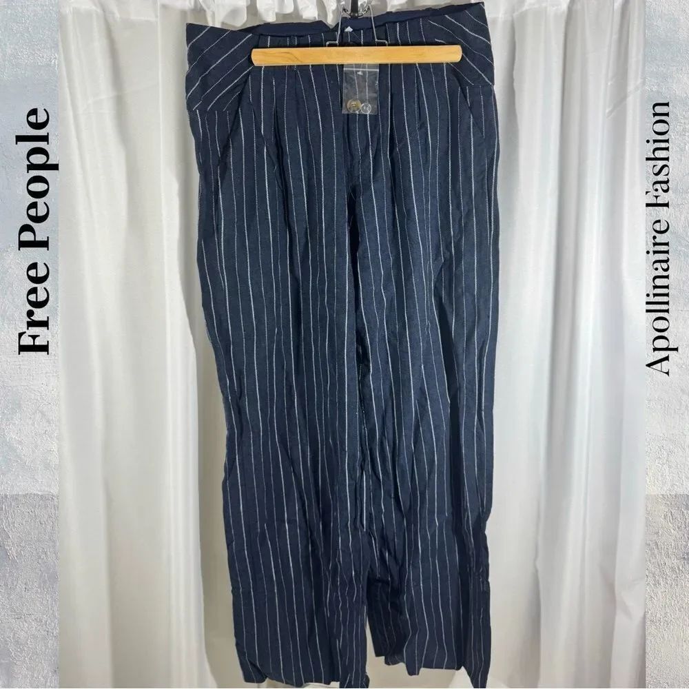Free People Women’s Navy Pinstripe Pants cotton size 10 NWOT